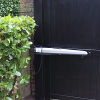 Automated worm system arm.