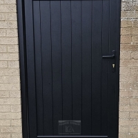 Black RAL9005 Byfleet aluminium gate