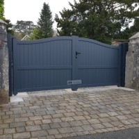 Cobham Aluminium Gates