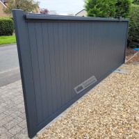Greenwich sliding gate