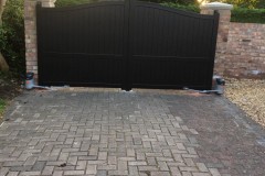 Cobham-Gates-black-RAL9005