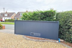 Greenwich sliding gate