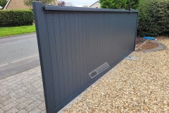 Greenwich sliding gate