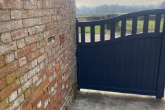 View of gates when using hinge brackets