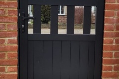Beverley aluminium gate RAL9005